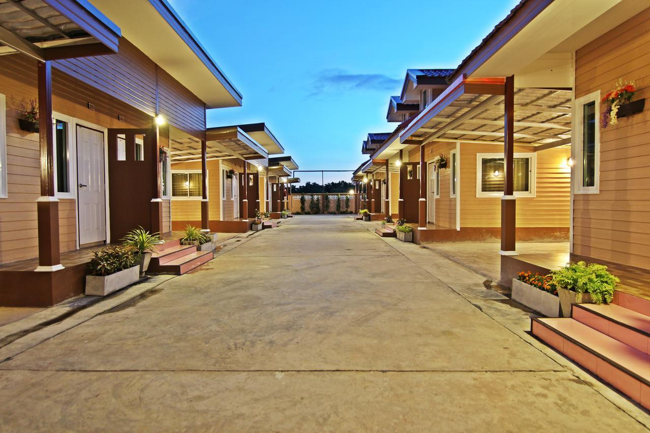 Rojanavee Resort Накхон-Найок Екстер'єр фото